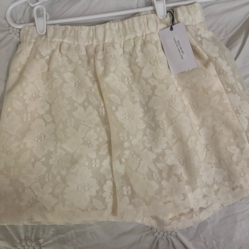 Chic Cream Lace Women's Skorts